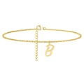 Détail d'une chevillère dorée avec pendentif lettre B et fermoir mousqueton réglable poli - Lettre B