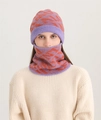Detalle del conjunto de gorro y bufanda de punto para mujer con rayas moradas y naranjas - Morado (WBT50-5)