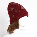Berretto in maglia rossa con motivo festivo di cedro e caldo bordo a coste invernale - Taglia unica / Rosso Scuro