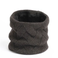 Détail du cache-col en maille torsadée marron foncé avec doublure polaire noire épaisse - 24x21cm / Noir
