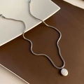 Barokke parelketting met glinsterende zilveren ketting voor een elegante damesstijl - Zilver
