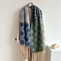 Écharpe chic à pois multicolores avec longues franges pour une élégance hivernale - Bleu-Vert (WT109-2)