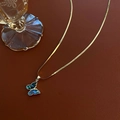 Collana a catena serpente dorata con ciondolo a farfalla e intarsio di conchiglia abalone - Stile Farfalla in Conchiglia di Abulone (05-J21)