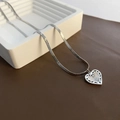 Silberne Herzanhänger-Halskette mit Perlmutt-Inlay an einer eleganten Schlangenkette - Silber