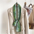 Eleganter Seidenschal mit grünem Ölgemälde-Druck, kombiniert mit beigem Blazer und Tasche - Van Gogh Grüner Ölgemälde Stil (LJ21-H155)