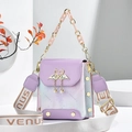 Mini bolso bandolera floral con cierre de flamenco, borlas de perlas y correa ancha - Morado