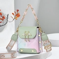 Mini bolso bandolera floral degradado rosa y azul con hebilla de cisne y perla y correa - Verde