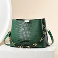 Sac à main vert foncé à motif crocodile avec chaîne en acrylique dorée élégante - Vert