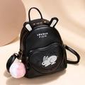 Mini mochila de cuero negro con orejas de conejo y un lindo llavero de pompón - Grande / Negro