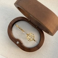 Gouden Gemini ringenset van twee stuks in een luxe walnoothouten geschenkdoosje - US 7 / Tweelingen En Eenvoudige Ring (Goud)