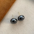 Orecchini a perno minimalisti in metallo grigio scuro con perni dorati - Nero (Titanio-94)