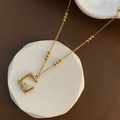 Goldene C-förmige Halskette mit Zirkonia-Inlay und gehämmerter Oberflächenstruktur - Gold (Weißer Zirkonia)