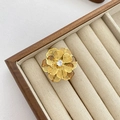 Exquise gouden bloemenring met filigraan en kristal voor bruidsjuwelen - Holle Mesh Bloemblad Strass Stijl (1 Titanium Stalen Ring)