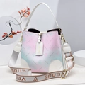 Sac seau floral dégradé avec bordure en cuir blanc et bandoulière logo Venus - Blanc Cassé