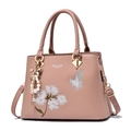 Rosa Handtasche mit Blumenstickerei und Perlen-Schleifen-Anhänger Dekoration - Rosa