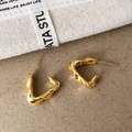 Light luxury gold irregular wavy hoop earrings with high-polish fluid art design - Gold