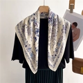 Elegante gebroken witte zijden sjaal met blauwe bloemenprint en vogelpatroon voor dames - Blauw en Paars Bloemen Vogelprint (FR33-1)