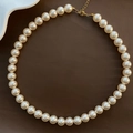 Collier classique de perles crème à un rang avec fermoir doré et chaîne ajustable - Blanc Crème (Très Grand)