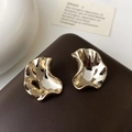 Orecchini a perno dorati ondulati irregolari dal design artistico per donne eleganti - Oro Caffè
