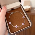 Bracciale a stella in argento con pendenti in zircone rosa su una scatola portaoggetti in velluto - Placcato Argento Zirconia Rosso Rosa