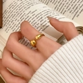 Eleganter goldfarbener offener Ring mit glatten Tropfenenden für einen minimalistischen Look - Goldener Wassertropfen-Stil (C-315)