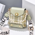 Mini bolso bandolera de cuadros verdes con hebilla de flor de perlas y correa ancha - Verde