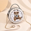 Borsa rotonda bianca con ricamo di orsetto e tracolla a catena in metallo dorato - Bianco & Albicocca