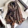 Bruine lange sjaal met abstracte bloemenprint en oranje rand voor damesmode - Vintage Bruin & Zwart Bloemen (YM228-1)