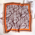 Elegante foulard di seta 70cm con motivo paisley vintage nei toni arancio e marrone - Arancione Marrone Multicolore (FJ638-3)