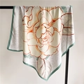Carré de soie 90x90cm à motif camélia blanc crème et vert menthe élégant - Style Camélia Bordure Rouge Vert Menthe (FN106-4)