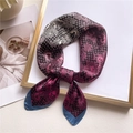 Eleganter Satin-Seidenschal mit Spitzenmuster und Farbverlauf in goldenem Rahmen - Rosa Schwarz Marineblau Spitze (FJ637-2)