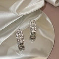 Eleganti orecchini in argento con perle bianche e zirconi cubici su seta - Orecchini Argento Perle Alta Luminosità Micro Intarsiati