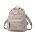 Mochila beige de moda con estampado de monograma FIDM y lazo rosa para mujer - Grande / Blanco Roto