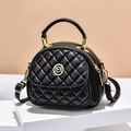 Sac bandoulière en cuir matelassé noir avec logo doré et double fermeture éclair - Noir