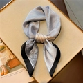 Foulard di seta a righe bianche e nere stile francese per capelli e accessori borsa - 70x70cm / Stile Geometrico a Righe Orizzontali Bianco e Nero (FJ560-1)
