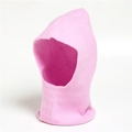 Détail de la cagoule tricotée rose montrant la texture fine et la matière d'hiver - Violet