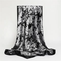Eleganter 90cm schwarz-weißer Paisley-Seidensatin-Viereckschal mit Faltenwurf - Schwarz (FT152-5)