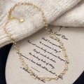 Collana di perle a tre strati placcata oro con fili eleganti e chiusura a moschettone - Collana di Perle a Tre Strati (B-471)