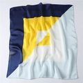 Foulard quadrato in seta geometrica da 70cm con colori a contrasto blu scuro e giallo - Blu Navy e Giallo