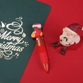Mini penna a sfera a 4 colori rossa con decorazione calza di Natale 3D per studenti - Serie di Natale 10-Calza
