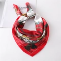 Foulard quadrato di seta rossa classica da donna con catene d'oro e motivo carrozze - Rosso
