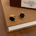 Detailansicht der französischen Vintage-Goldohrringe mit schwarzer Onyx-Einlage - Gold (Echtgold Vergoldet)