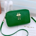 Mini grüne Stepptasche für Damen mit goldener Schwanschnalle und Schulterriemen - Grün