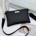 Sac bandoulière matelassé noir avec plaque dorée et sangle d'épaule tissée - Noir