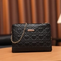 Chic black quilted crossbody bag with heart pattern and gold chain strap - Black (Heart Quilted)
