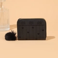 Damen Portemonnaie aus schwarzem Kunstleder mit Herzstickerei und weichem Bommel - Schwarz
