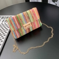 Bolso bandolera de paja tejida a mano con cadena dorada y hebilla para el verano - Estilo de Sarga Rojo Amarillo Azul Verde Rosa (7)