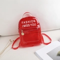 Mini-Rucksack aus rotem transparentem PVC mit Fashion-Print und goldenem Reißverschluss - Rot