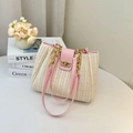 Bolso tote de paja tejida con adornos de cuero rosa y correa de cadena dorada - Rosa (Paja Tejida)
