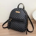 Damen Mini-Rucksack in Schwarz mit geometrischem Blumenmuster und Golddetails - Schwarz